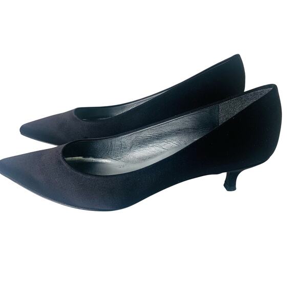 Stuart Weitzman Size 10 Poco Black Satin Pumps Kitten Heels Pointed Toe Classic - Picture 2 of 14